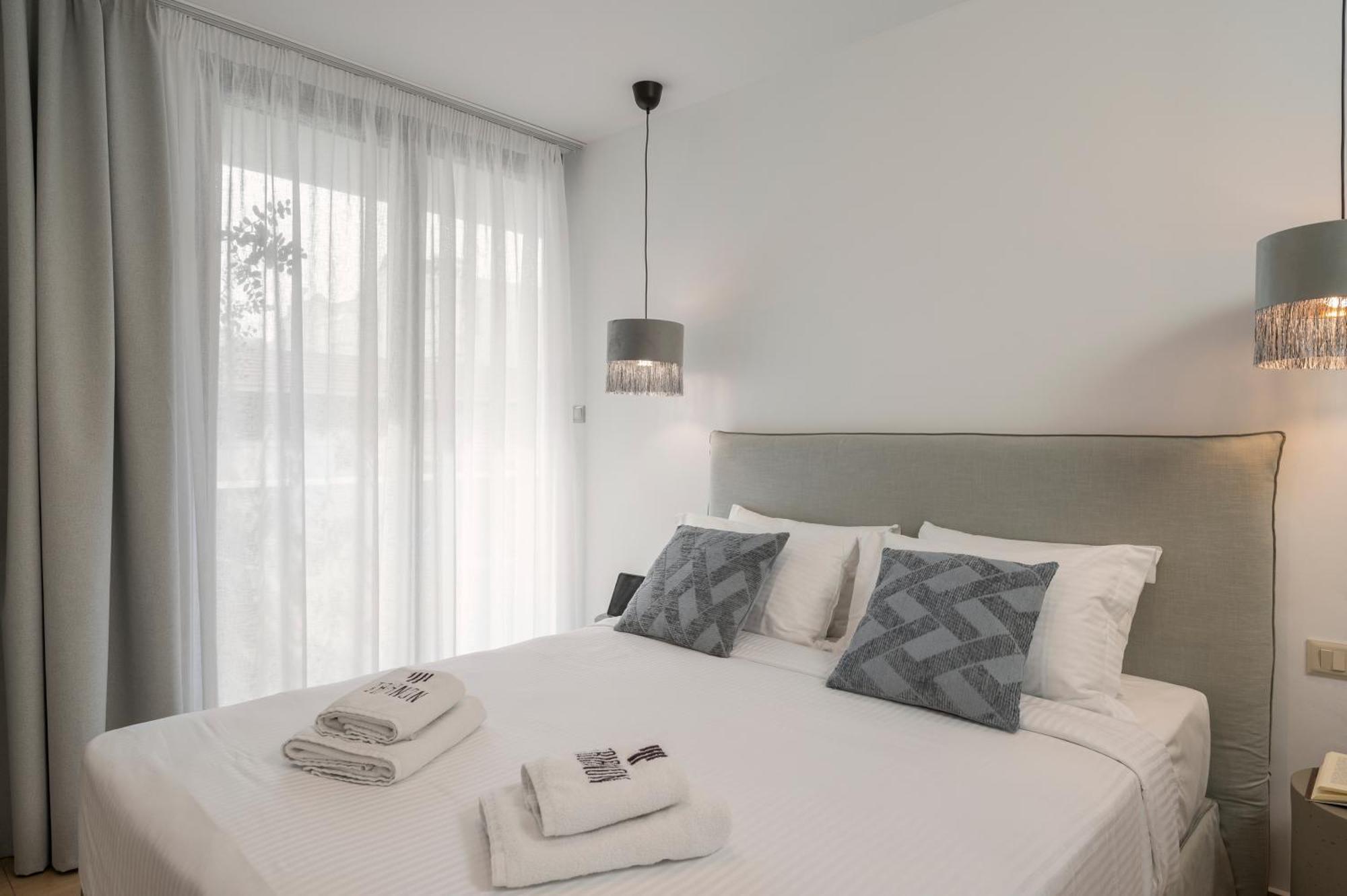 Trianon Luxury Apartments & Suites Ханья Экстерьер фото